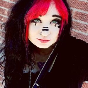 Meet your Posher, Felisha